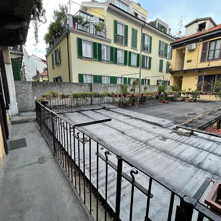 Inavigli - Retro-chic Flat Close To Design District شقة
